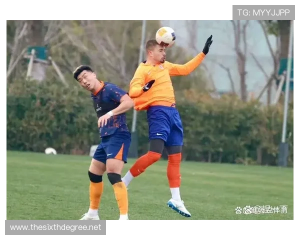 沃克表现稳健，将边后卫风格再现赛场，助球队攻防两端均衡发挥