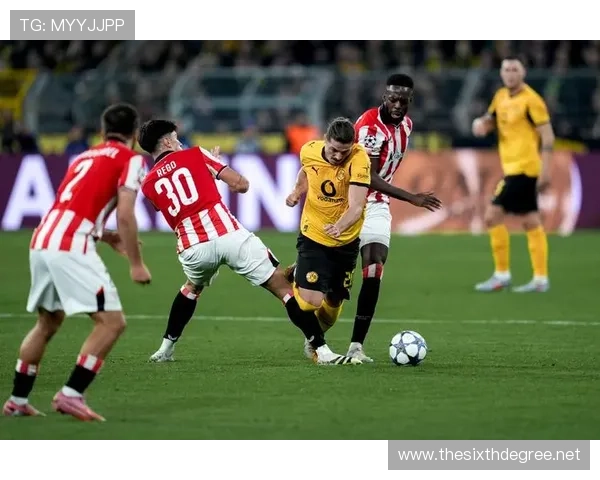 德甲新赛季激战开启,西格纳尔伊杜纳公园的对决备受关注 德甲新赛季激战开启,西格纳尔伊杜纳公园的对决备受关注