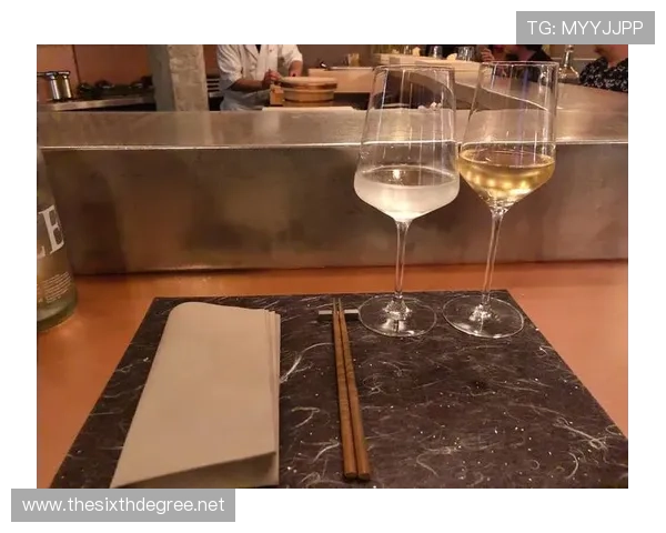 朱雪莹训练完直接拎爱马仕去吃日料，这日子谁懂啊